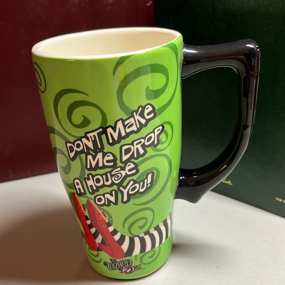 Wizard of Oz ceramic coffee mug 18 ounces - Picture 1 of 6